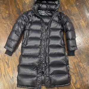 Aritzia Super Puff (Long) in black Hi-Gloss